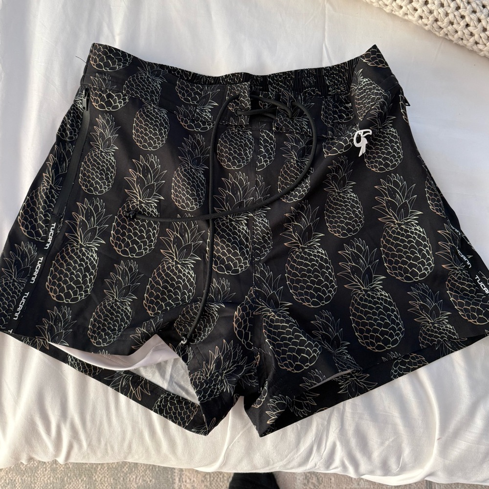 Tucann Men’s Pineapple Board Shorts Swim Trunks in Black Sz M